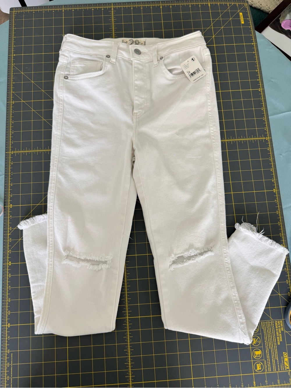 Free People NWT White Ripped Skinny Jeans